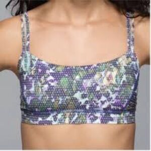 Lululemon athletica Straight Up Bra Size 6